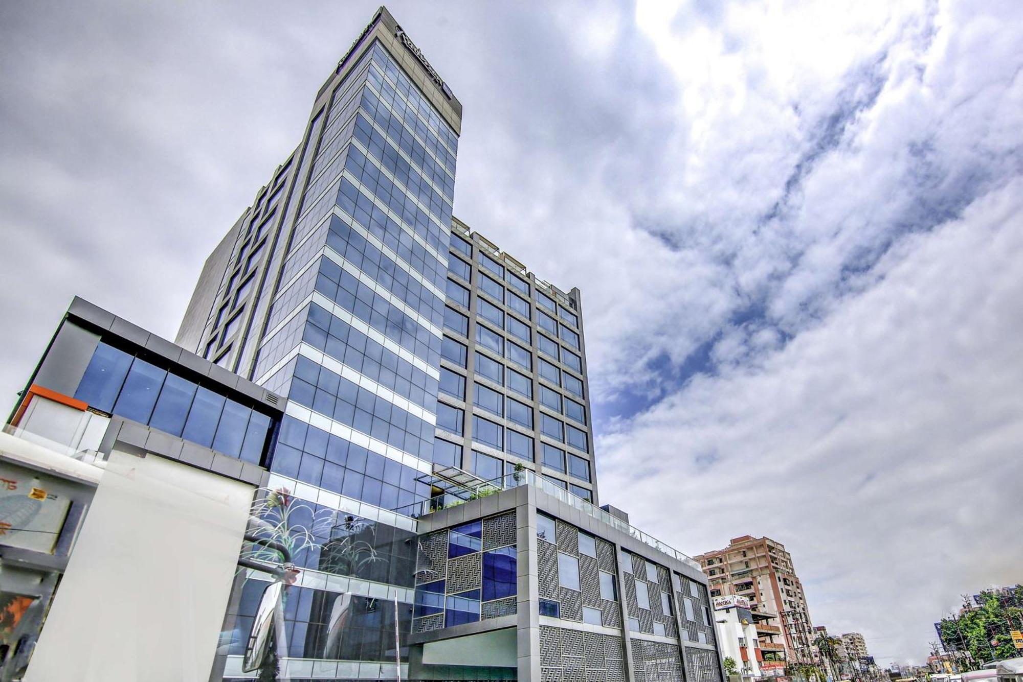 Hotel Radisson Blu Gorakhpur Exterior foto